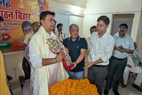 R K Singh: आरा लोकसभा के पूर्व सांसद आर के सिंह ने दिखाए अपने तेवर, कहा- पार्टी में होने चाहिए सही लोग